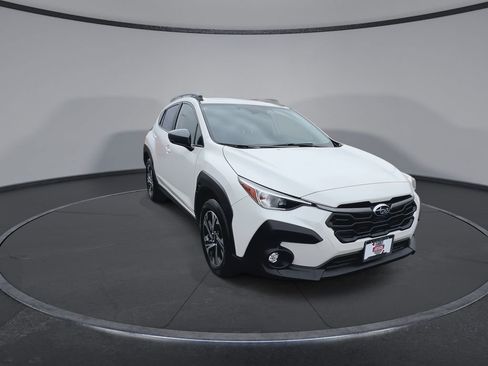 Certified 2025 Subaru Crosstrek 2.0i Premium image 3