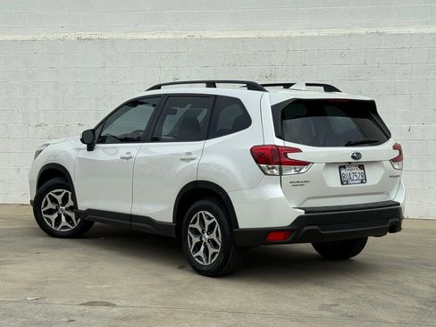 Used 2021 Subaru Forester Premium image 4