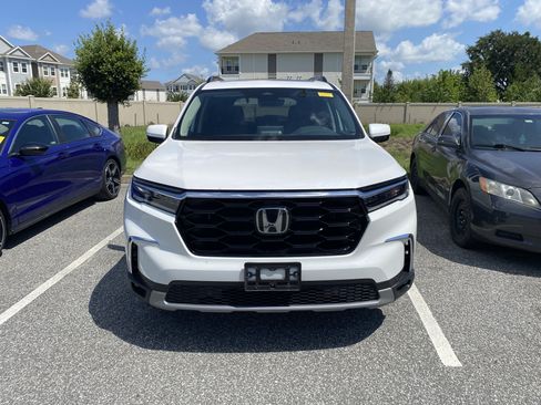 Used 2024 Honda Pilot Touring image 14