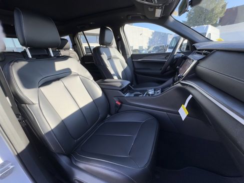 New 2026 Jeep Grand Cherokee Limited w/ Limited Altitude Package image 19