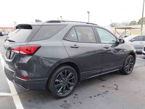 Used 2023 Chevrolet Equinox RS image 3