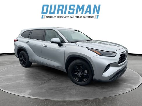 Certified 2023 Toyota Highlander L image 1