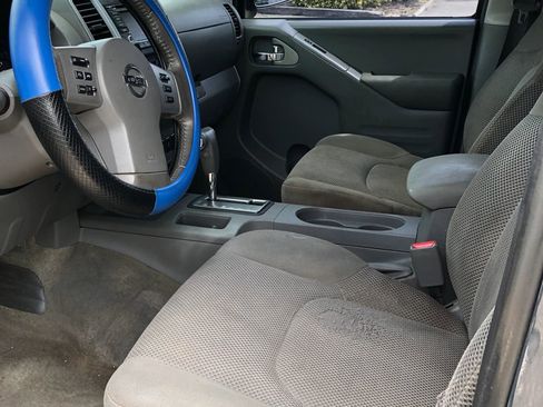 Used 2016 Nissan Frontier SV w/ SV Value Truck Package RWD image 12