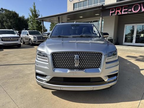 Used 2021 Lincoln Navigator Reserve w/ Luxury Package AWD/4WD image 3