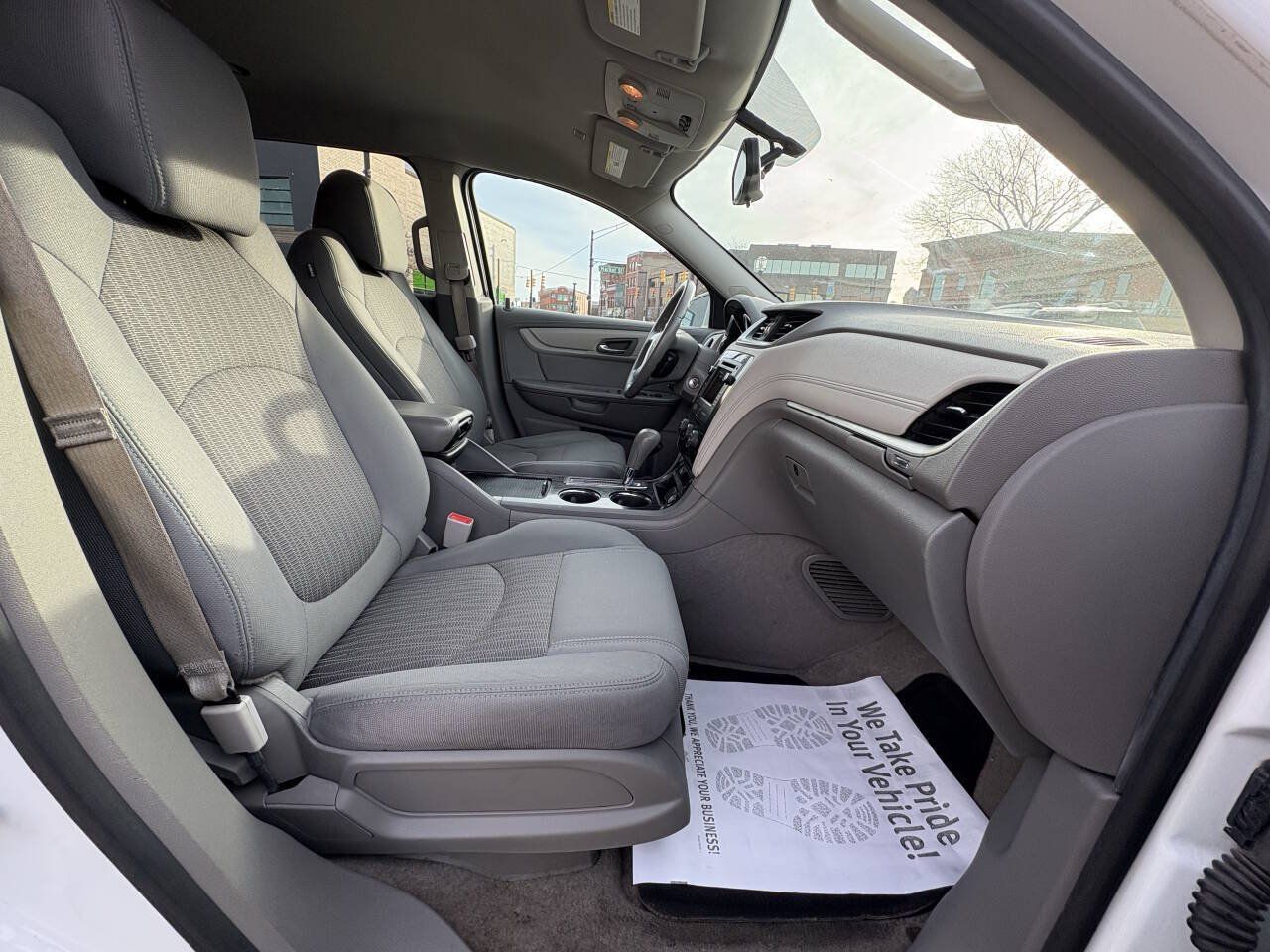 Used 2017 Chevrolet Traverse LT w/ Style and Technology Package FWD image 25