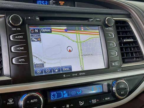 Used 2018 Toyota Highlander XLE image 22