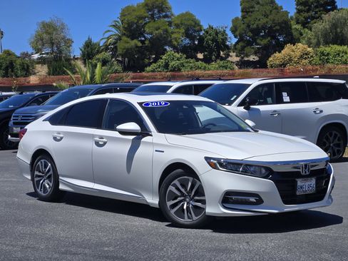 Used 2019 Honda Accord EX image 1