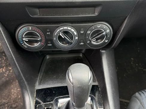 Used 2016 MAZDA MAZDA3 i Sport w/ Preferred Equipment Package FWD image 9