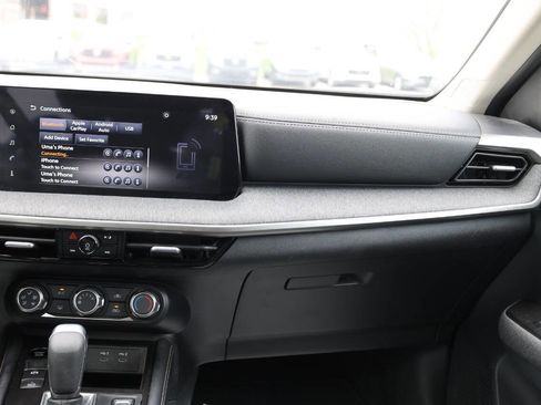 Used 2025 Nissan Kicks SV image 24