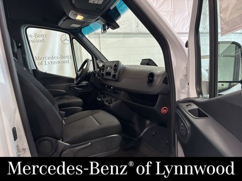 New 2025 Mercedes-Benz Sprinter 2500 image 10