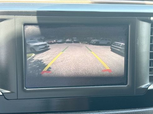 Used 2023 Chrysler Voyager LX image 15