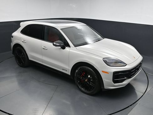 New 2026 Porsche Cayenne GTS AWD/4WD image 23