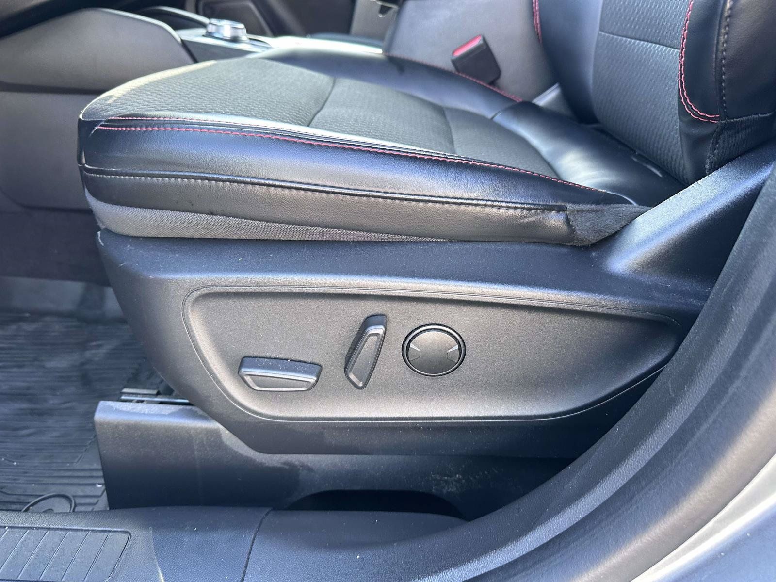 Used 2024 Ford Escape ST-Line w/ Tech Pack #1 AWD/4WD image 11