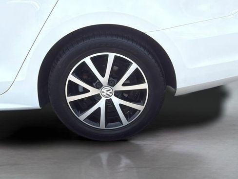 Used 2017 Volkswagen Jetta SE image 23