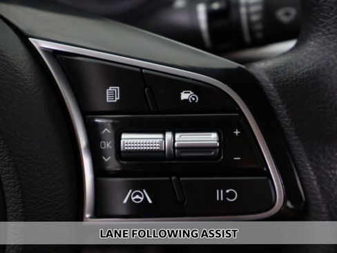 Used 2024 Kia Forte LXS w/ LXS Technology Package FWD image 3
