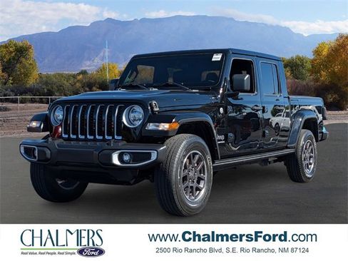 Used 2023 Jeep Gladiator Overland w/ Cold Weather Group image 1