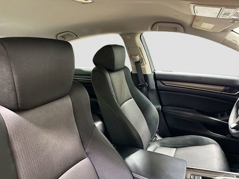 Used 2018 Honda Accord LX image 27