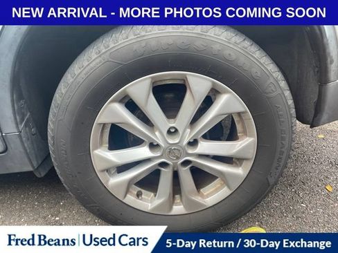 Used 2016 Nissan Rogue SV w/ SV Moonroof Package AWD/4WD image 12