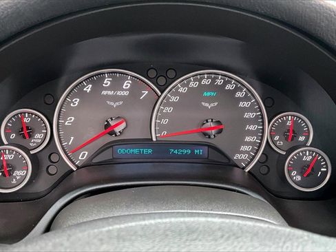 Used 2006 Chevrolet Corvette Coupe w/ Roof Package image 2