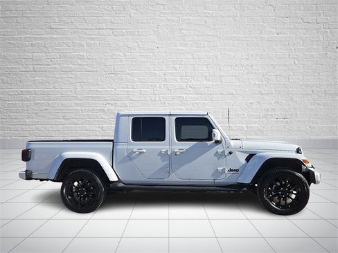 Used 2023 Jeep Gladiator Overland image 5