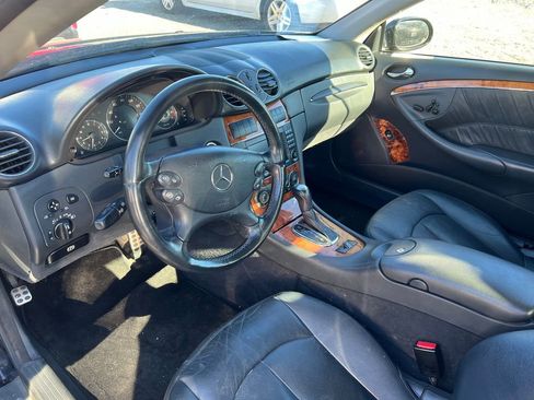 Used 2005 Mercedes-Benz CLK 320 Cabriolet image 4