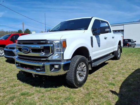 Used 2022 Ford F250 XLT w/ XLT Premium Package AWD/4WD image 3