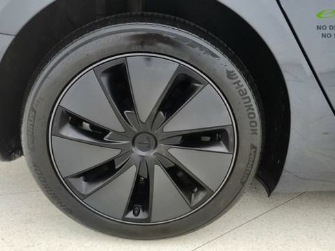 Used 2025 Tesla Model 3 Long Range AWD/4WD image 57