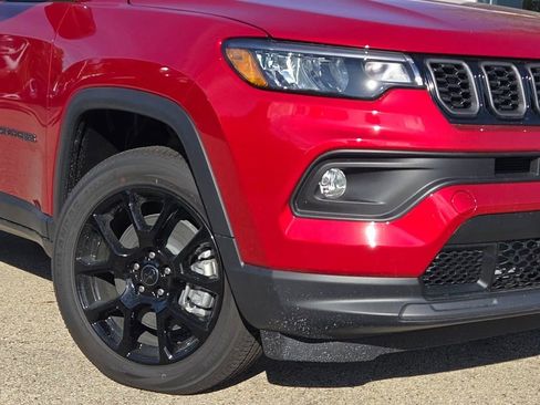 New 2026 Jeep Compass Latitude image 3