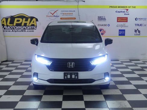 Used 2023 Honda Odyssey Sport image 2