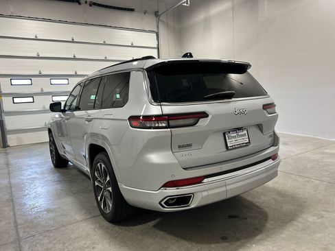 Used 2024 Jeep Grand Cherokee L Overland AWD/4WD image 8