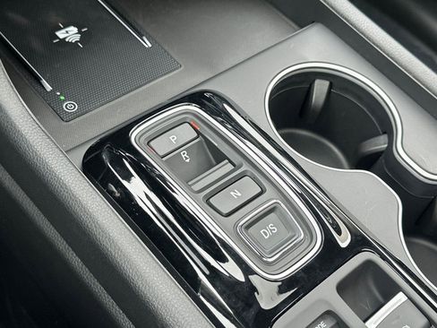 Certified 2025 Honda Pilot Touring image 25