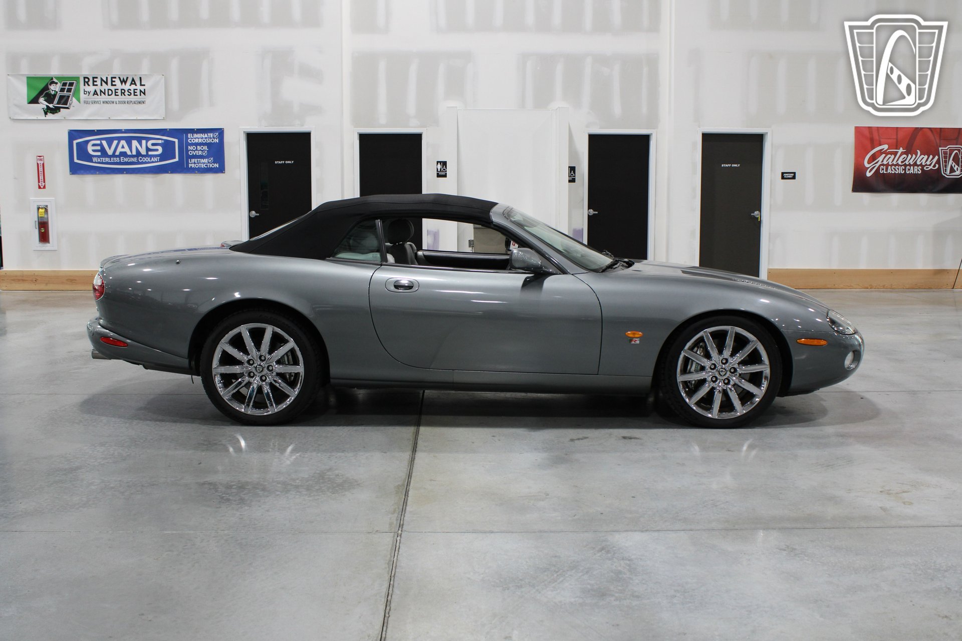 Used 2004 Jaguar XK8 Convertible RWD image 17