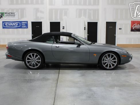 Used 2004 Jaguar XK8 Convertible image 17