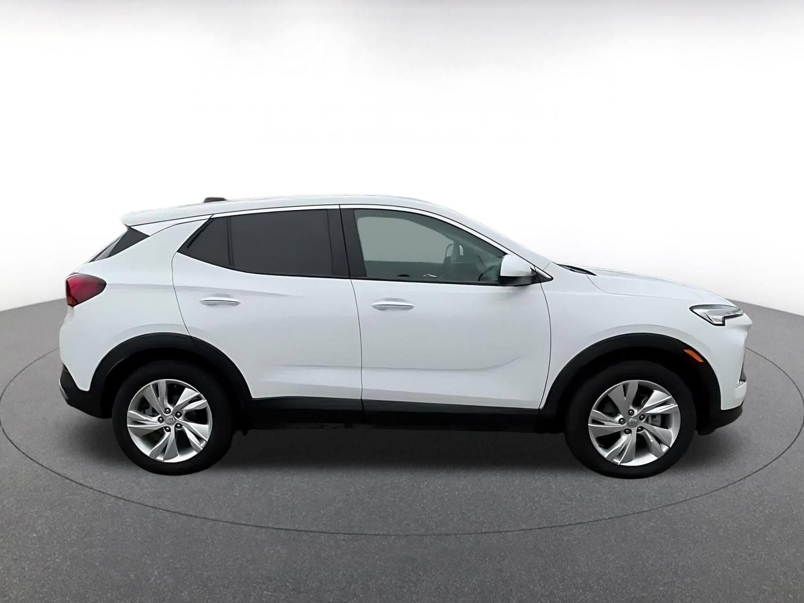 Used 2025 Buick Encore GX Preferred AWD/4WD image 15