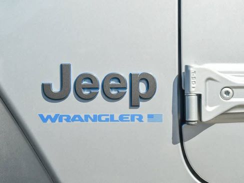 Used 2024 Jeep Wrangler Unlimited Rubicon 4xe image 13