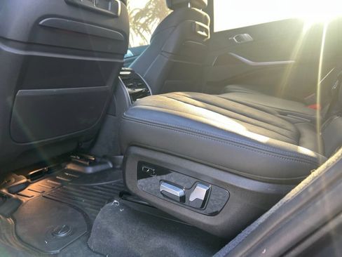 Used 2020 BMW X7 xDrive40i w/ M Sport Package AWD/4WD image 12