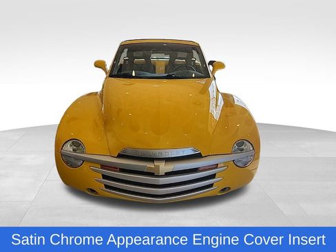 Used 2004 Chevrolet SSR w/ Preferred Equipment Group image 17