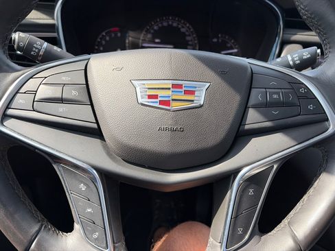 Used 2018 Cadillac XT5 Luxury w/ Driver Awareness Package AWD/4WD image 17