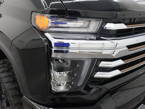 Used 2023 Chevrolet Silverado 2500 High Country image 28