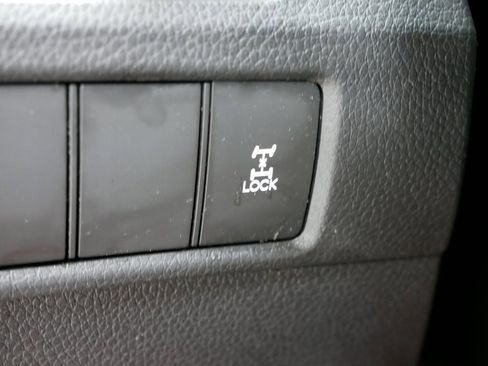 Used 2017 Hyundai Santa Fe Sport image 23