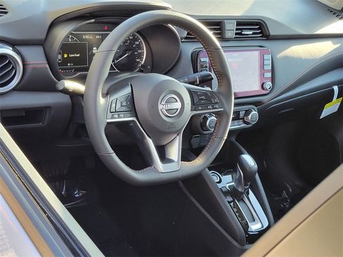 New 2025 Nissan Versa SR w/ Trunk Package image 4