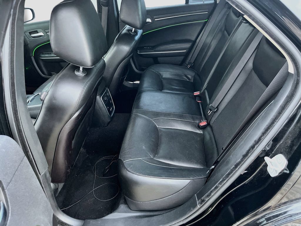 Used 2019 Chrysler 300 Limited RWD image 23