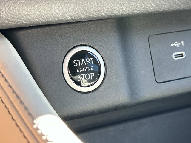 Used 2023 Nissan Rogue SL w/ SL Premium Package AWD/4WD image 32
