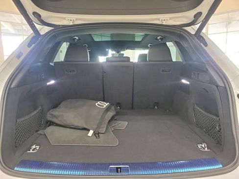 Used 2024 Audi Q5 e Prestige image 8