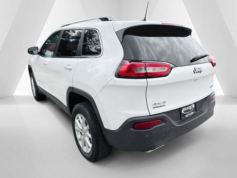 Used 2018 Jeep Cherokee Latitude Plus w/ Comfort/Convenience Group AWD/4WD image 5