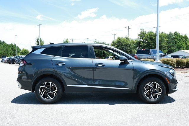 Used 2023 Kia Sportage LX AWD/4WD image 4