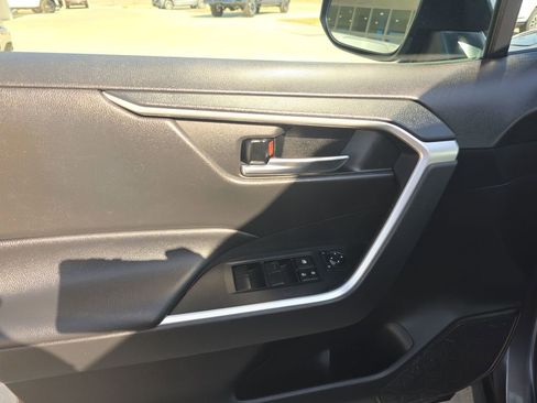 Used 2021 Toyota RAV4 XLE image 13