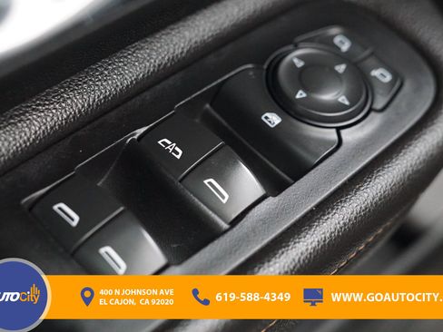 Used 2020 GMC Terrain SLT image 18