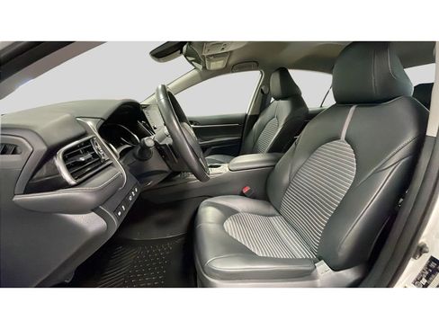 Used 2024 Toyota Camry SE FWD image 12