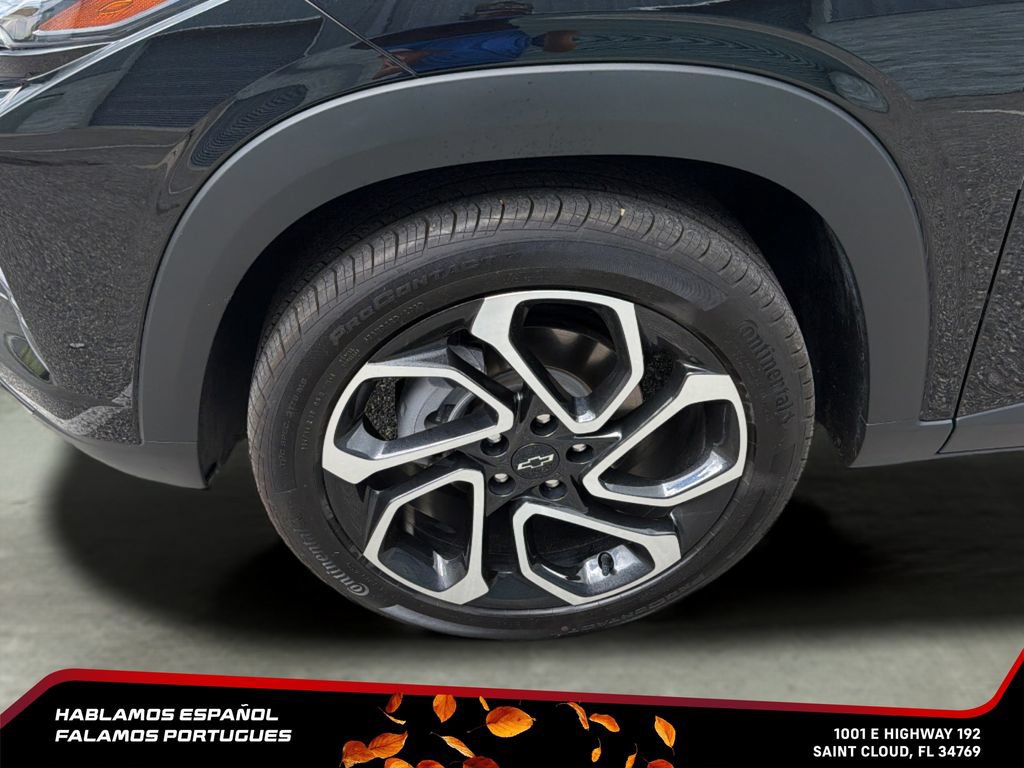 Certified 2025 Chevrolet Trax RS w/ Sunroof Package FWD image 10